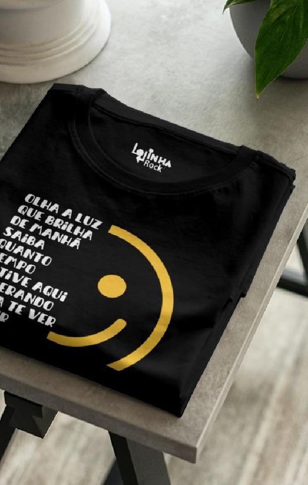 Foto do produto Camiseta O Amanhã Colorido - Smile | Preta